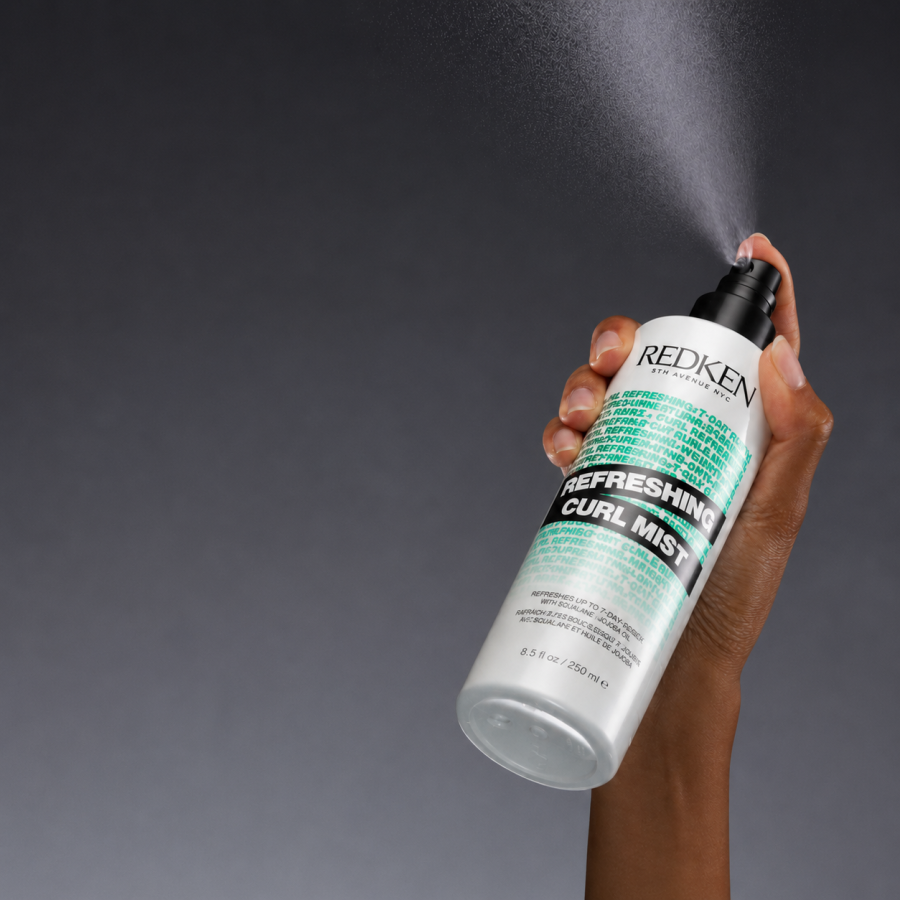 Освежающий спрей для кудрявых и вьющихся волос - Redken Curl Stylers Refreshing Mist 
